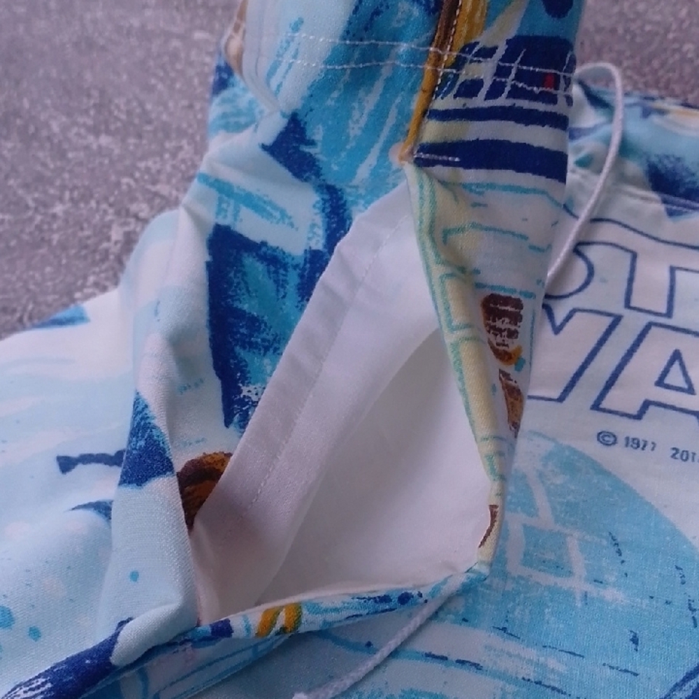 “1977 Star Wars Patchwork Shorts – Featuring Darth Vader, Leia, and More | Boom - Picture 7 of 10